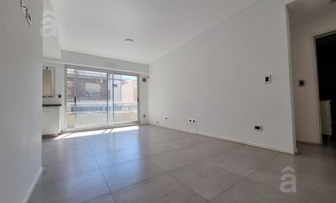 Departamento en alquiler en Villa Ballester-2 ambientes con cochera-Céntrico.