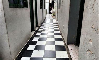 Casa en venta - 6 Dormitorios 6 Baños - 237Mts2 - Nueva Pompeya