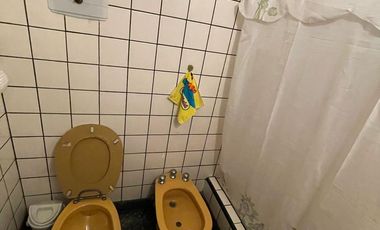 Casa en  venta de 3 ambientes con cochera, patio, terraza y parrilla - Wilde