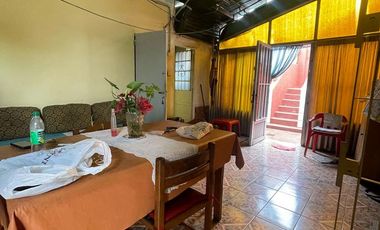 Casa en  venta de 3 ambientes con cochera, patio, terraza y parrilla - Wilde