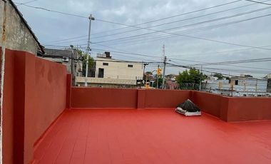 Casa en  venta de 3 ambientes con cochera, patio, terraza y parrilla - Wilde