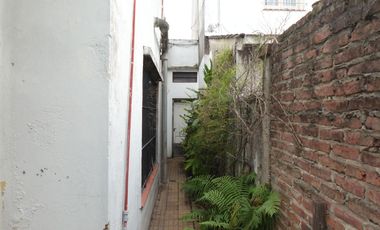 Casa en Turdera con 2 dormitorios, excelente ubicación - APTA CRÉDITO