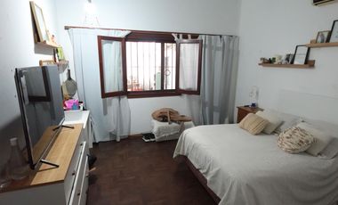 Casa en Turdera con 2 dormitorios, excelente ubicación - APTA CRÉDITO