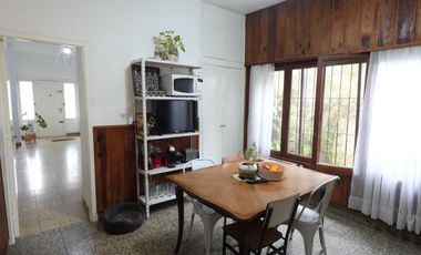 Casa en Turdera con 2 dormitorios, excelente ubicación - APTA CRÉDITO
