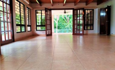 ALQUILER DE CASA EN ANCON DE 5 REC Y  410 MTS 2