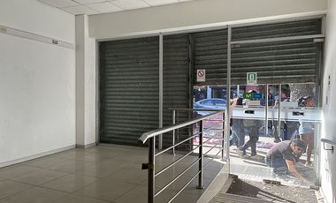 SE ARRIENDA LOCAL COMERCIAL EN AV. VALPARAÍSO (CÓD. 389)