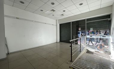 SE ARRIENDA LOCAL COMERCIAL EN AV. VALPARAÍSO (CÓD. 389)