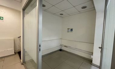 SE ARRIENDA LOCAL COMERCIAL EN AV. VALPARAÍSO (CÓD. 389)