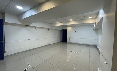 SE ARRIENDA LOCAL COMERCIAL EN AV. VALPARAÍSO (CÓD. 389)