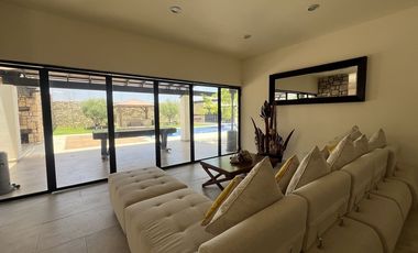 Casa en VENTA Residencial con Alberca en privada a 20 minutos de Plaza Mayor