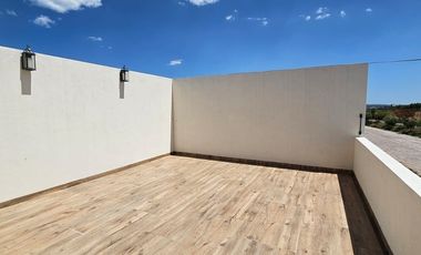 Casa en VENTA Residencial con Alberca en privada a 20 minutos de Plaza Mayor