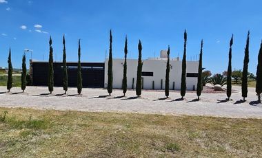 Casa en VENTA Residencial con Alberca en privada a 20 minutos de Plaza Mayor