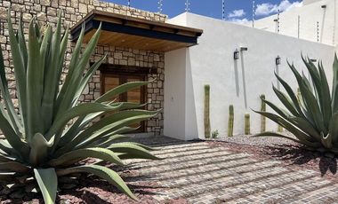 Casa en VENTA Residencial con Alberca en privada a 20 minutos de Plaza Mayor