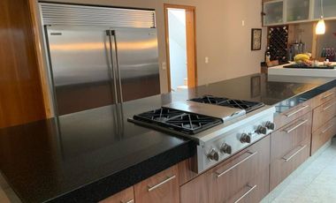 Casa en venta en fraccionamiento en frente a Perisur