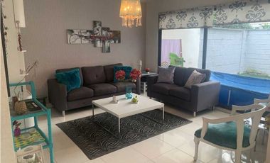 CASA EN EL POBLADO