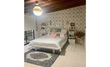 CASA EN EL POBLADO
