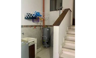 CASA EN EL POBLADO