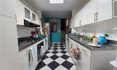 CASA EN EL POBLADO