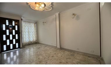 Casa de dos pisos más terraza en venta Barrio Las Américas Palmira