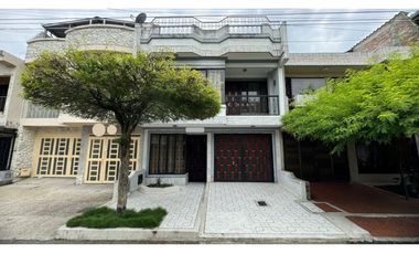 Casa de dos pisos más terraza en venta Barrio Las Américas Palmira