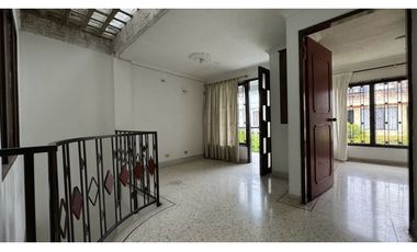 Casa de dos pisos más terraza en venta Barrio Las Américas Palmira