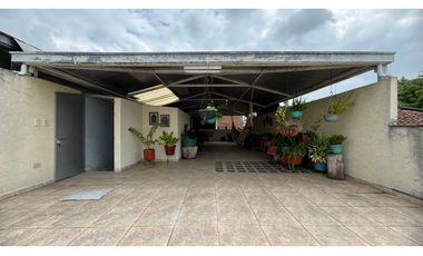 Casa de dos pisos más terraza en venta Barrio Las Américas Palmira