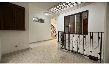 Casa de dos pisos más terraza en venta Barrio Las Américas Palmira