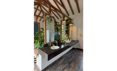 En Venta Hotel Campestre en Villavicencio, Meta (Vía Puerto López)
