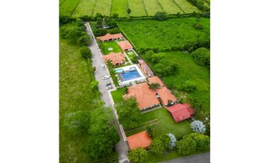 En Venta Hotel Campestre en Villavicencio, Meta (Vía Puerto López)