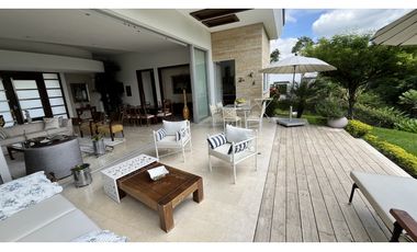 VENTA DE CASA CAMPESTRE EN ARMENIA, QUINDO, COLOMBIA