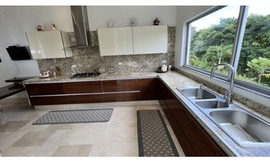 VENTA DE CASA CAMPESTRE EN ARMENIA, QUINDO, COLOMBIA