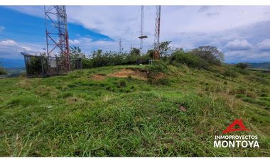 Lotes industriales y comerciales en Cerritos sobre la vía a Cartago