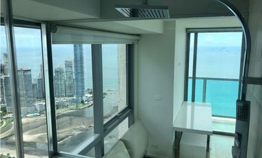 VENTA  APARTAMENTO EN AVENIDA BALBOA CON VISTA AL MAR PH YOO ML
