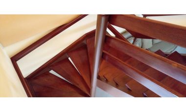 VENTA DE LUJOSA Y AMPLIA CASA EN MIRAFLORES 380M2