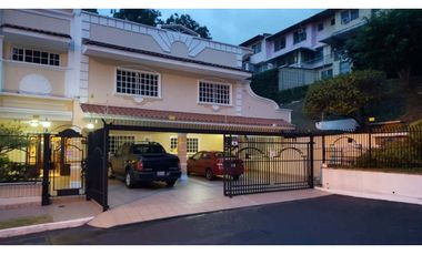 VENTA DE LUJOSA Y AMPLIA CASA EN MIRAFLORES 380M2