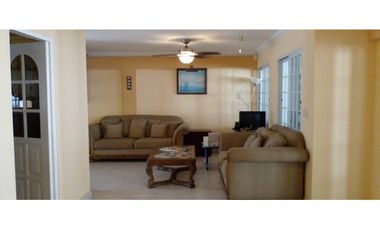 VENTA DE LUJOSA Y AMPLIA CASA EN MIRAFLORES 380M2