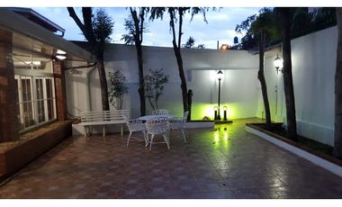 VENTA DE LUJOSA Y AMPLIA CASA EN MIRAFLORES 380M2