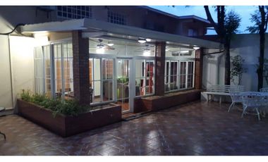 VENTA DE LUJOSA Y AMPLIA CASA EN MIRAFLORES 380M2