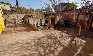 CASA DE 2 PISOS EN ÑUÑOA 4D/2B DE 220M2