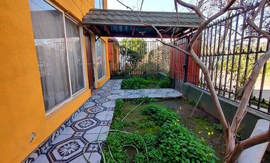 CASA DE 2 PISOS EN ÑUÑOA 4D/2B DE 220M2