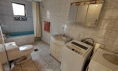 CASA DE 2 PISOS EN ÑUÑOA 4D/2B DE 220M2