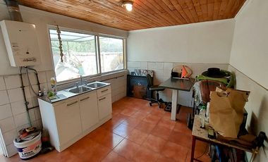 CASA DE 2 PISOS EN ÑUÑOA 4D/2B DE 220M2