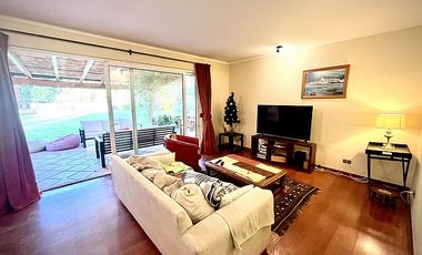 CASA ESTILO PROVENZAL EN LA MEJOR ZONA DE PIEDRA ROJA