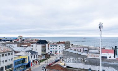 Elegante Duplex con Hermosa Vista al Estrecho Amoblado