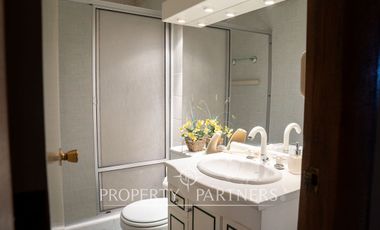 Elegante Duplex con Hermosa Vista al Estrecho Amoblado