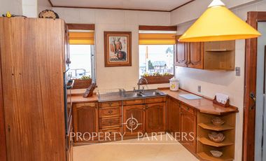 Elegante Duplex con Hermosa Vista al Estrecho Amoblado