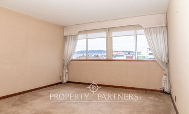 Elegante Duplex con Hermosa Vista al Estrecho Amoblado