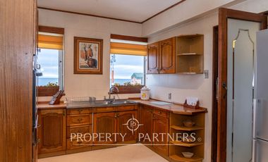 Elegante Duplex con Hermosa Vista al Estrecho Amoblado