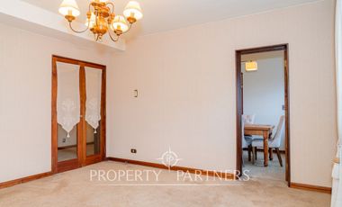 Elegante Duplex con Hermosa Vista al Estrecho Amoblado