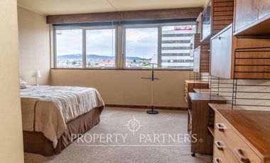 Elegante Duplex con Hermosa Vista al Estrecho Amoblado